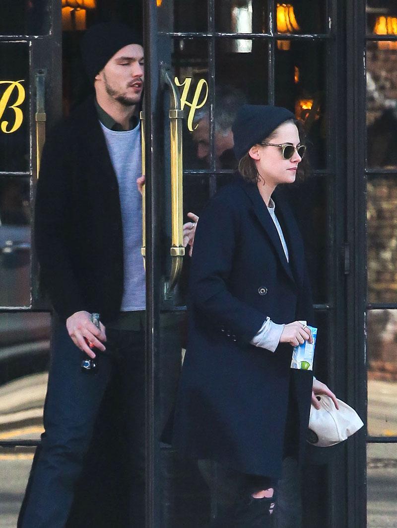 Kristen Stewart Nicholas Hoult Relationship